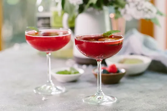 Cách Làm Tripple Berry Martini Sắc Đỏ Lãng Mạn