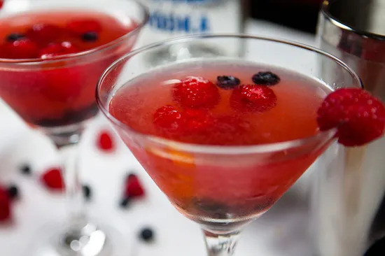 Cách Làm Tripple Berry Martini Sắc Đỏ Lãng Mạn