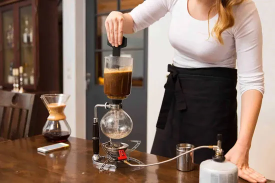 Cách Pha Cà Phê Bằng Bình Syphon Và Pour Over