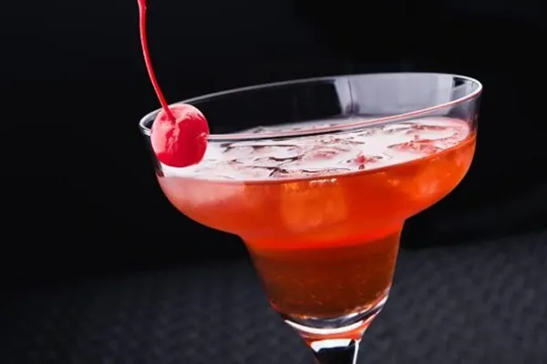 Công Thức Pha Chế Cocktail Mary Pickford